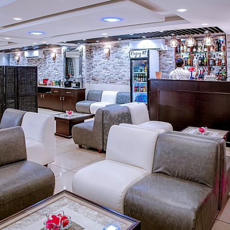 Serena Hotel Дуала Экстерьер фото