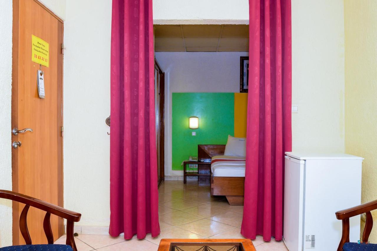 Serena Hotel Дуала Экстерьер фото